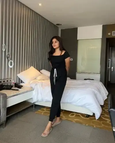 Call Girls Sakaldiha Cash On Delivery